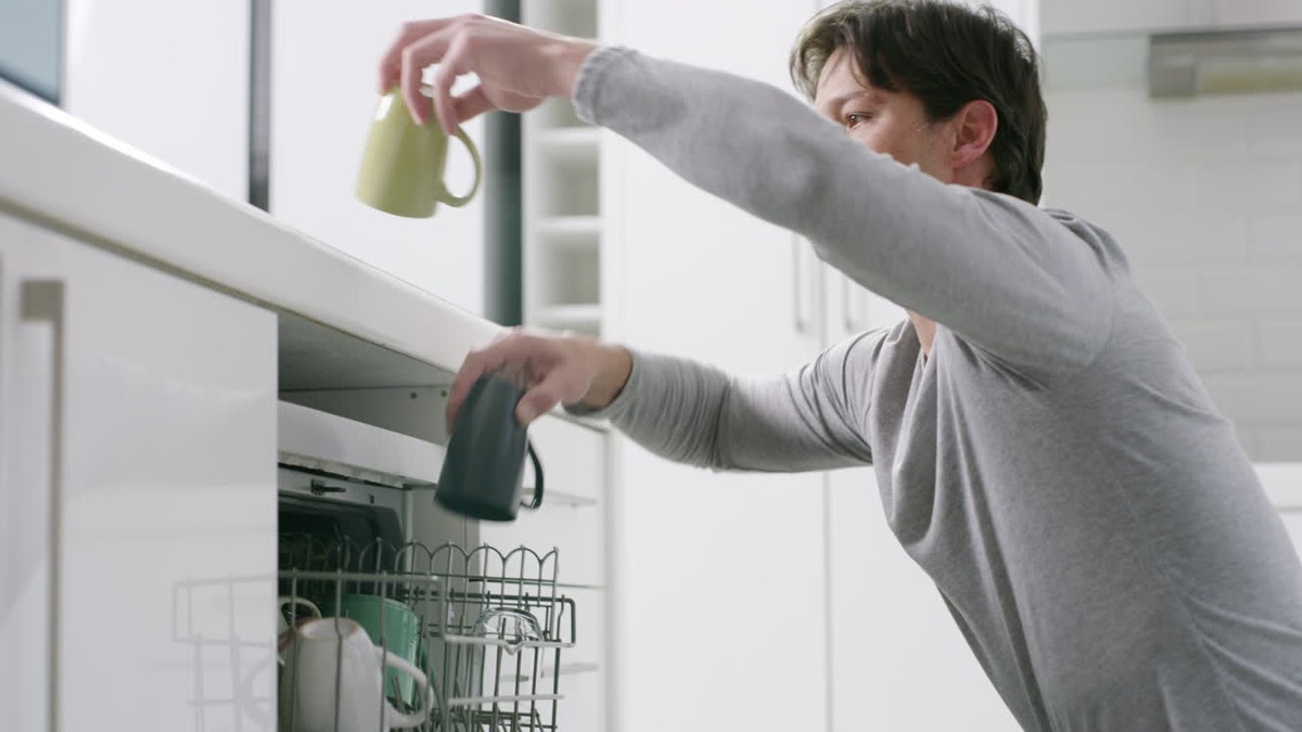 Deine Geschirrspül-Gewohnheit schadet deiner Gesundheit – hier ist der Grund - image 1