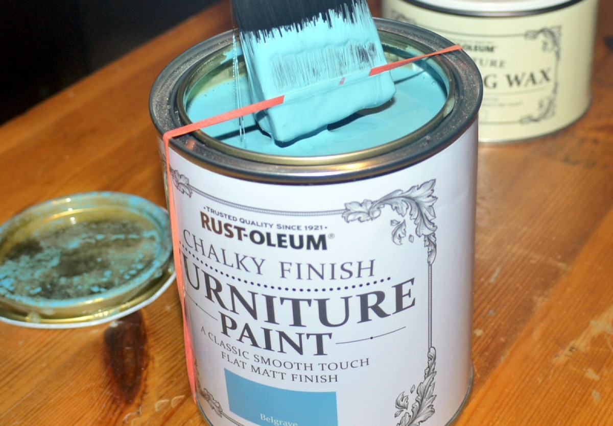 Gummiband um die Farbdose wickeln: Warum die Farbe nicht mehr tropft