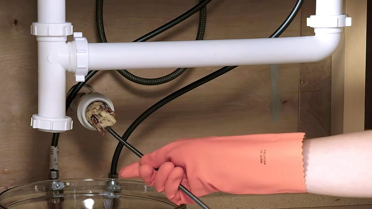 Installateure warnen: Diese Fette gehören niemals ins Abflussrohr - image 1