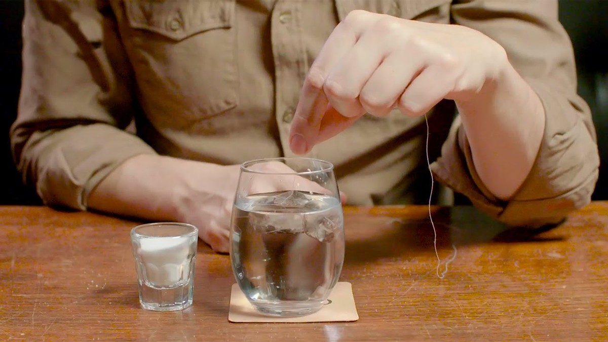 Kaugummi auf dem Teppich? Der Trick mit Eiswürfeln funktioniert immer - image 1