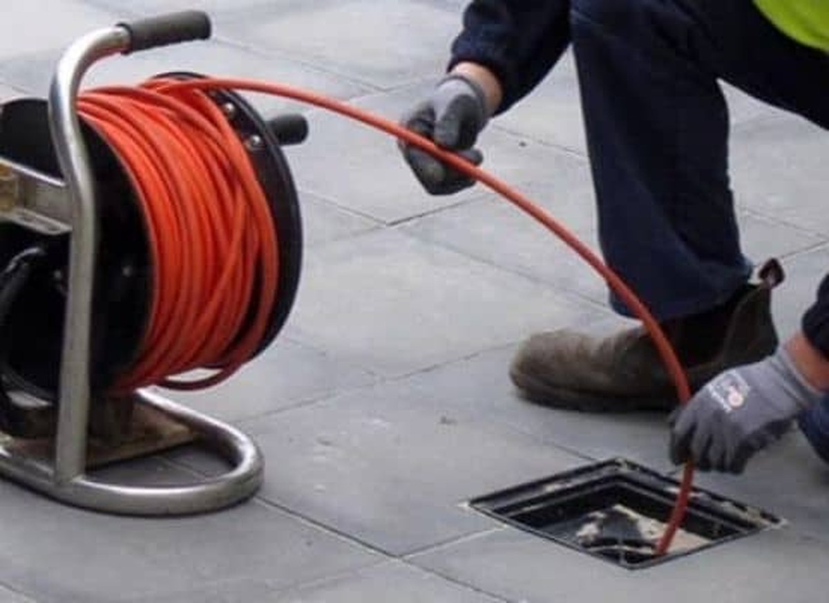 Sanitäter warnen: Diese drei Fehler beim Rohrreinigen kosten 500 Euro - image 1