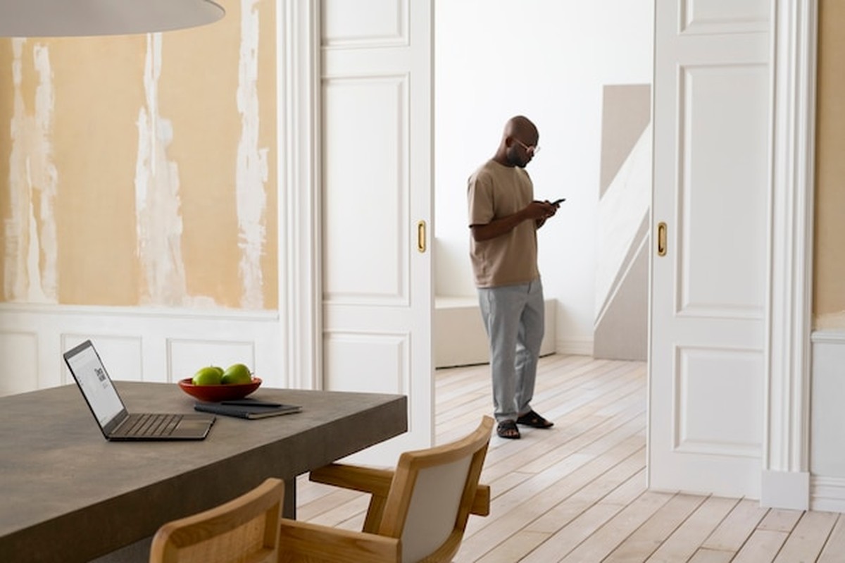 Weniger Dekoration, mehr Ruhe: Der neue Trend für dein Zuhause