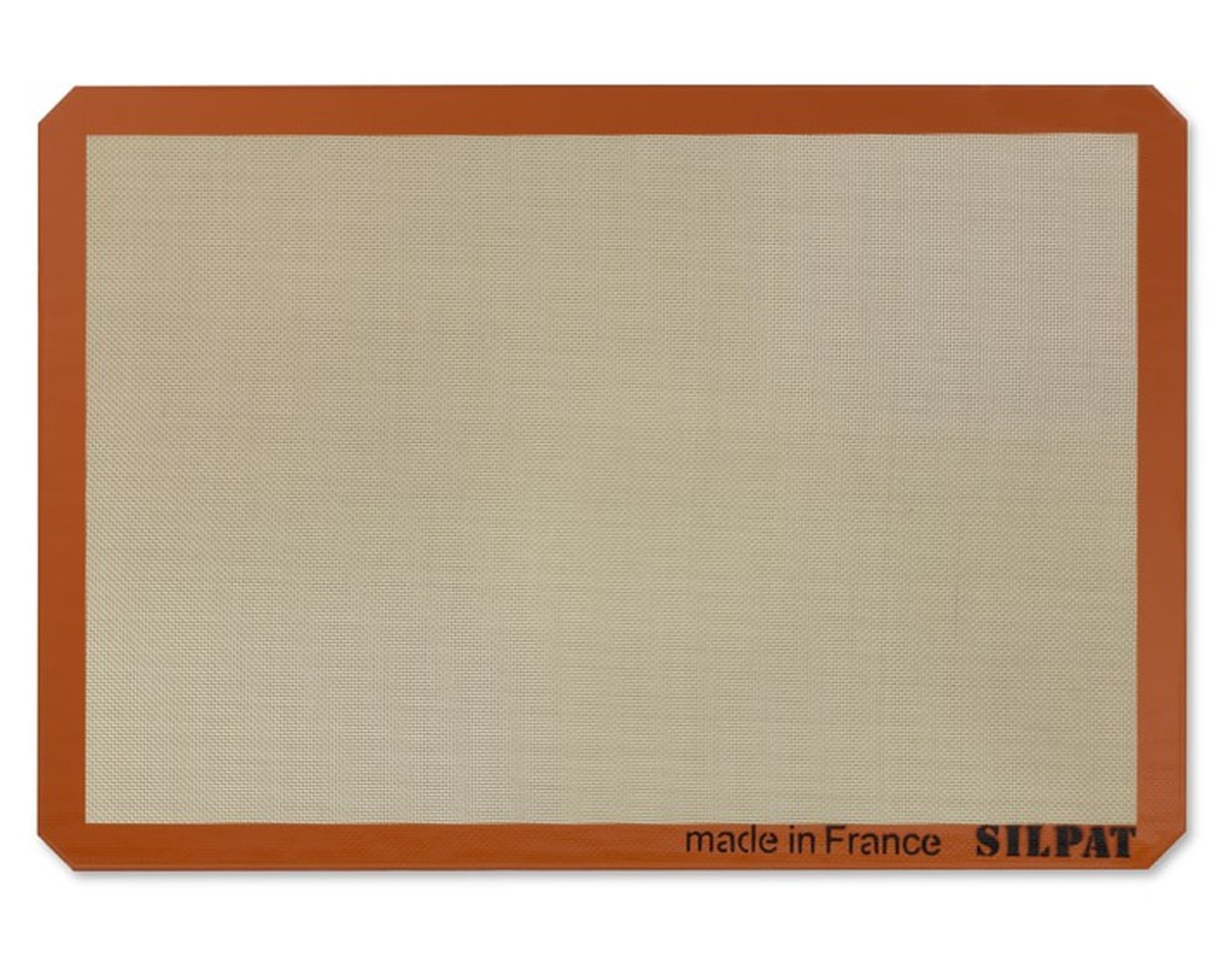 Backpapier unterm Teppich: So verhindert es Flecken dauerhaft