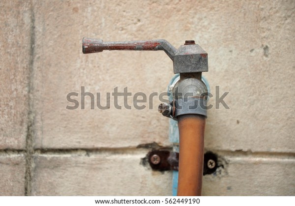 Gummiband um den Wasserhahn – die Anti-Spritz-Lösung für 2 Cent