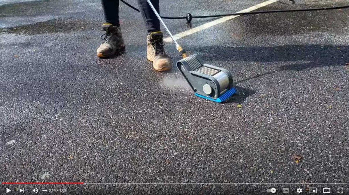 Kaugummi im Teppich? Gefrierspray löst das Problem in 2 Minuten - image 2