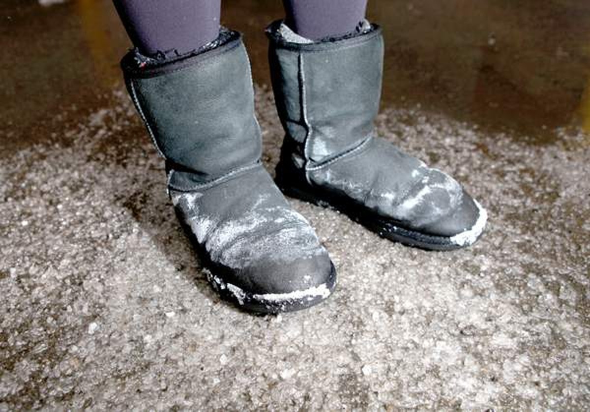 Salz auf frischen Flecken – die 30-Sekunden-Regel, die Reiniger spart