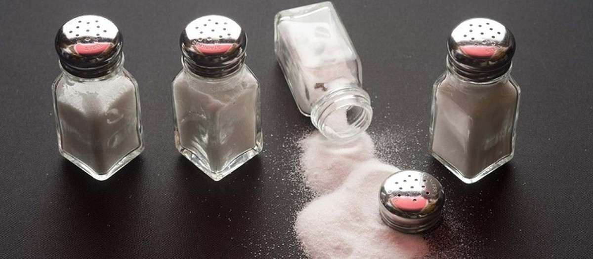 Salzstreuer statt Spray: Wie Sie hartnäckige Flecken professionell behandeln