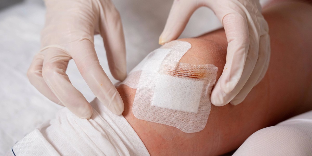 Sanitäter warnen: Diese drei Fehler beim Wundverbinden verschlimmern alles - image 1