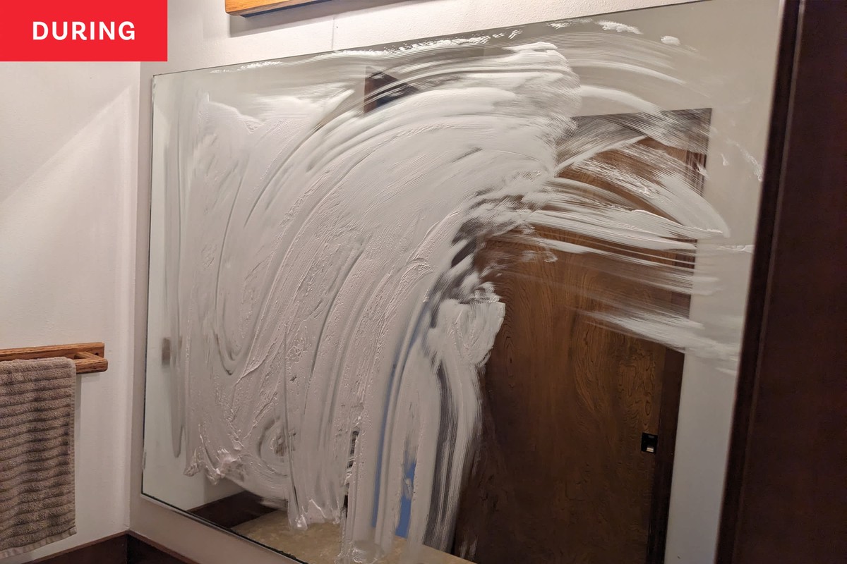 Zahnpasta auf dem Spiegel? Der Trick gegen Beschlag, den Handwerker kennen - image 2