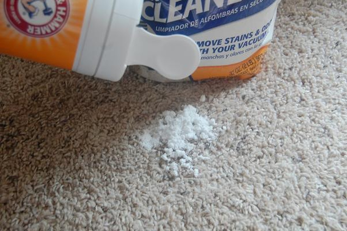 Backpulver auf dem Teppich: Der Trick gegen Gerüche, den Profis kennen - image 2