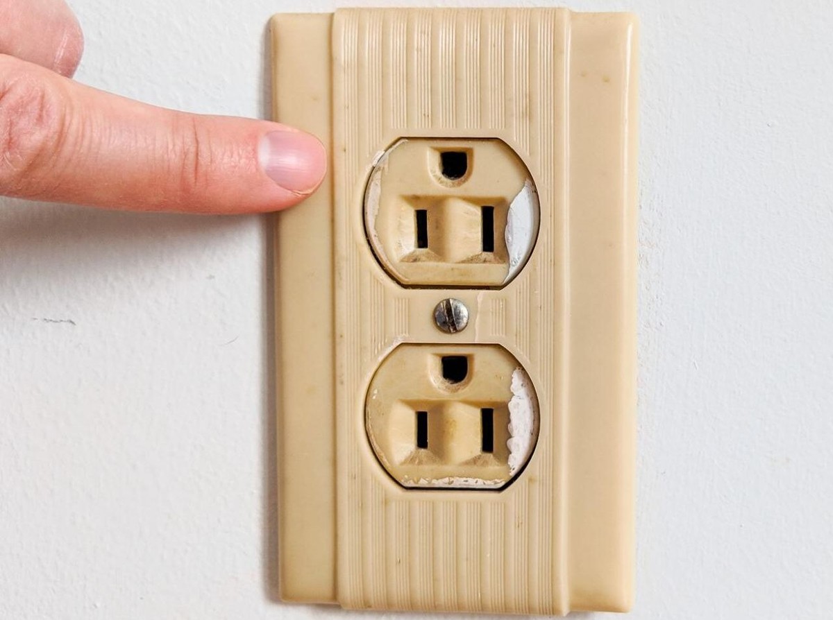 Elektriker warnen: Diese eine Steckdose kostet dich 300 Euro pro Jahr