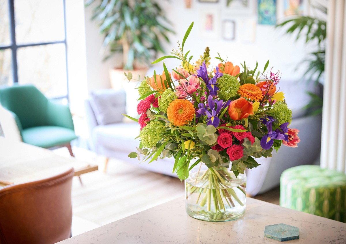 Salz in die Blumenvase: Wie Sie Schnittblumen doppelt so lange frisch halten