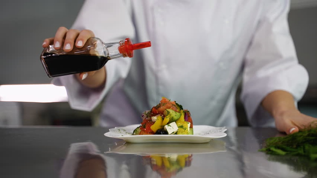 Warum Köche immer Essig zum Eierkochen hinzufügen - image 1