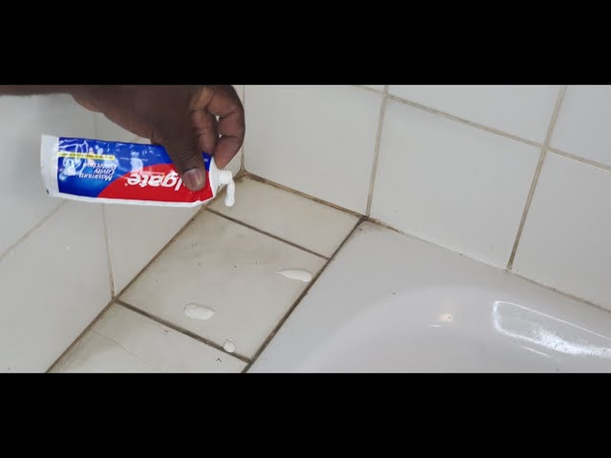 Zahnpasta auf Fliesen: Warum Handwerker diesen Trick kennen
