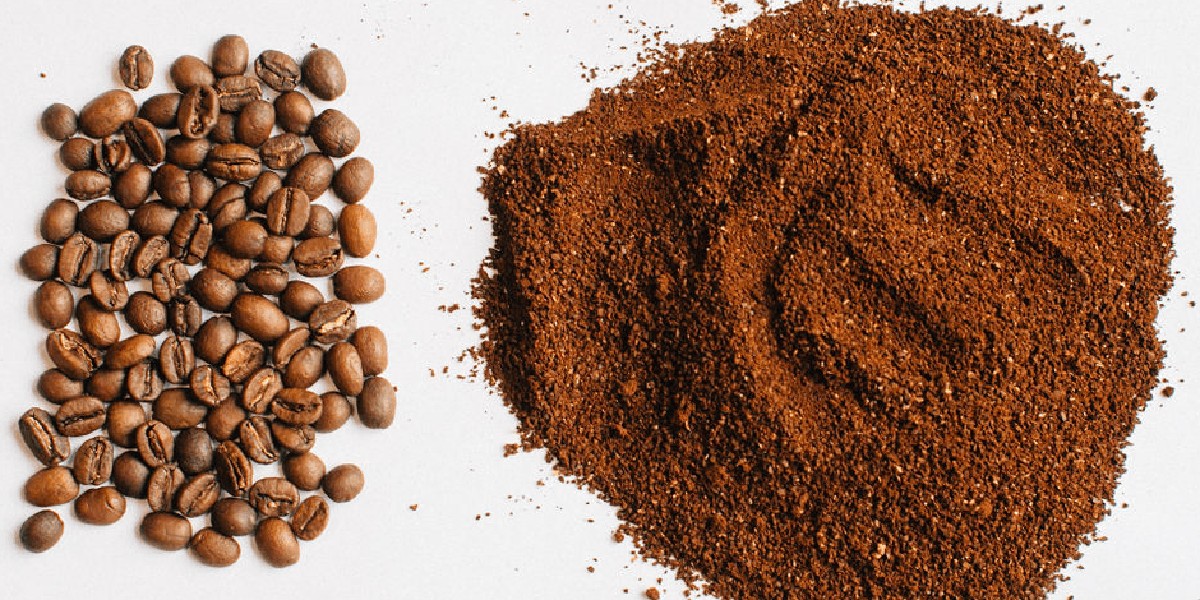 Kaffeesatz als Türstopper: 7 versteckte Verwendungen im Haushalt