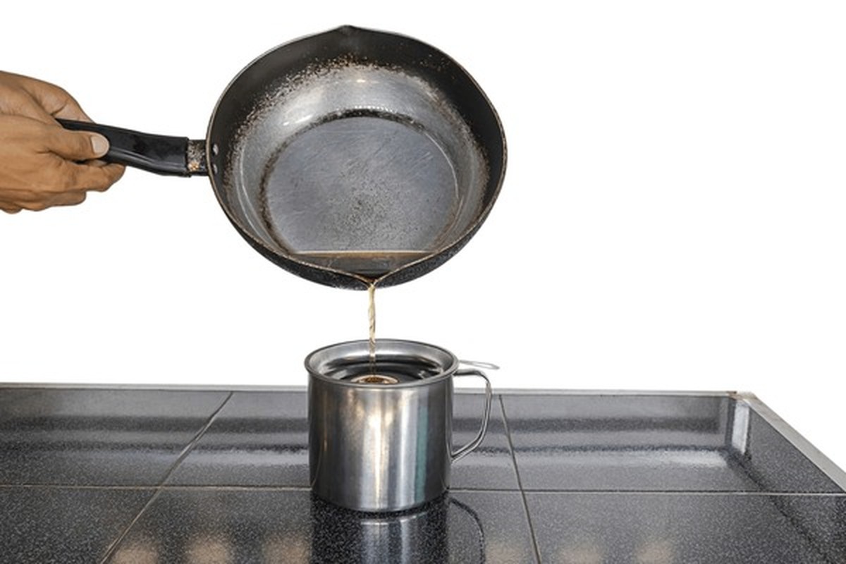 Klempner warnen: Diese Fette gehören niemals in die Toilette - image 1