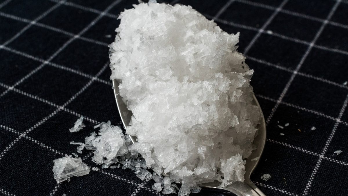 Salzstreuer mit Zahnstochern: Das unerwartete Loch-Geheimnis für trockene Räume - image 1