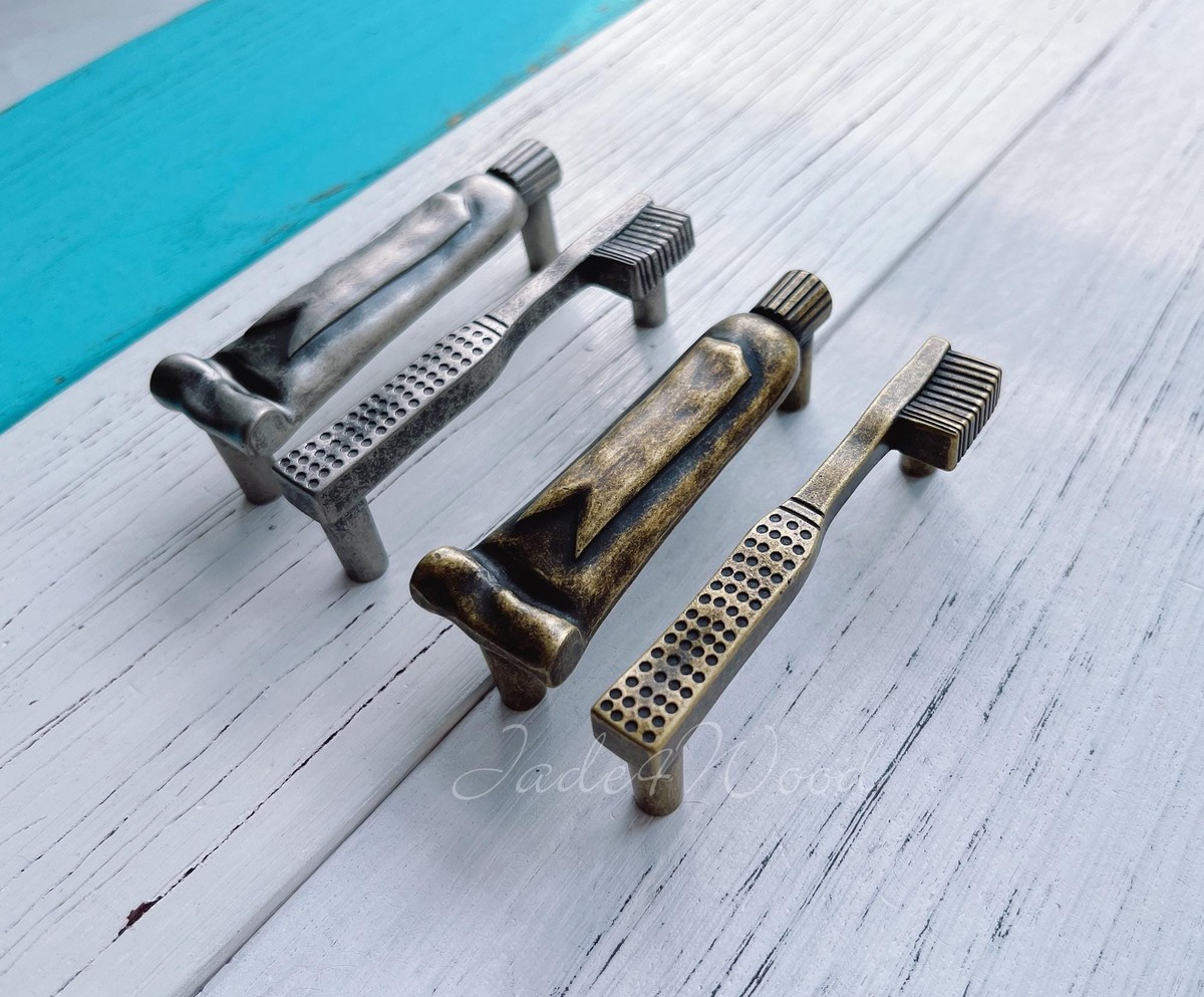 Zahnpasta auf Türgriffen: Der unterschätzte Glanz-Hack für Metall